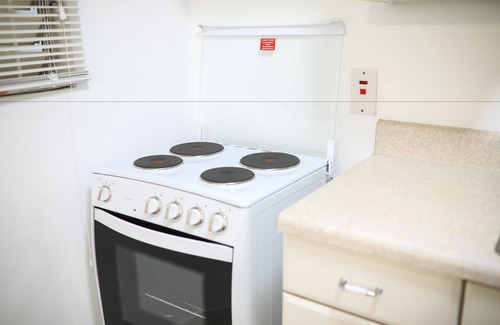 Kingston Apartamento | New Kingston's Deluxe Apartment