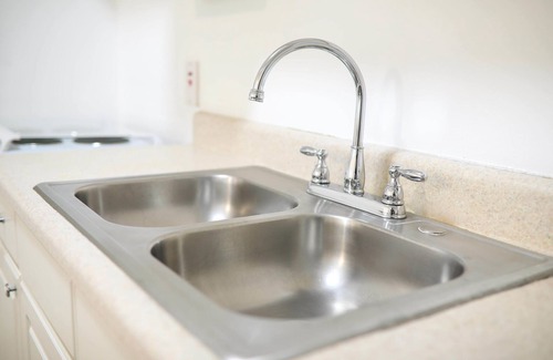 Kingston Apartamento | New Kingston's Deluxe Apartment
