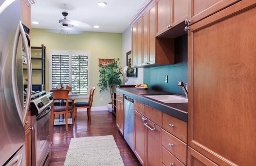 Baristo Casa | New! La Bella Villorrio - 3 Bedroom Tuscan Style Townhouse-Downtown Palm Springs