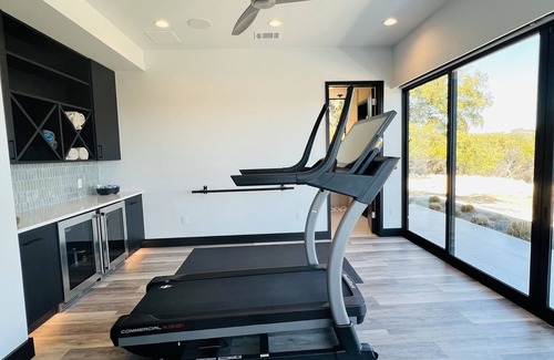 Greenshores Casa | Brand new Breathtaking Lake Austin Estate: SXSW, ACL, F1, Pickleball, Golf