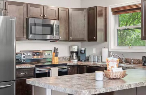 Pocono Lake Chalet De Esquí | NEW! Lake-Front! Tavern At The Woods