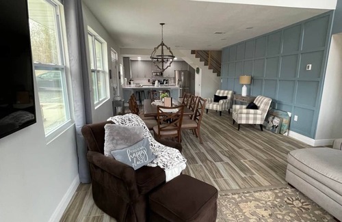 Eatonton Casa | New! Lake House Retreat with Private Dock, Kayaks & Firepit
