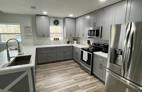 Eatonton Casa | New! Lake House Retreat with Private Dock, Kayaks & Firepit