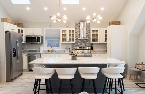 Preston Casa | New Lake House w/ Game Room & Stunning Views