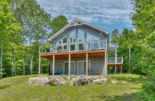 Mille-Isles Chalet De Esquí | New Lakefront Cottage in Morin Heights