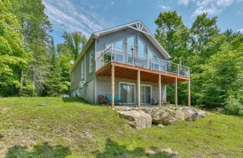 Mille-Isles Chalet De Esquí | New Lakefront Cottage in Morin Heights