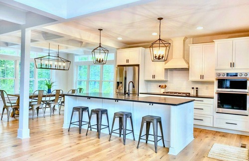 Mineral Casa | NEW Lakefront Lake Anna 5 Suites All Water Views
