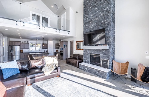 Tamarack Resort Chalet De Esquí | New Lakefront Modern Chalet With Panoramic Views