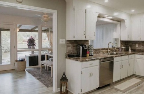 Waterloo Casa | NEW Lakefront Paradise at Lake Greenwood!