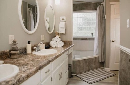 Waterloo Casa | NEW Lakefront Paradise at Lake Greenwood!
