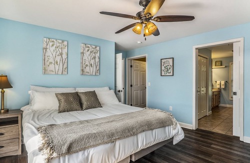 Smyrna Casa | New Lakefront Rental Home
