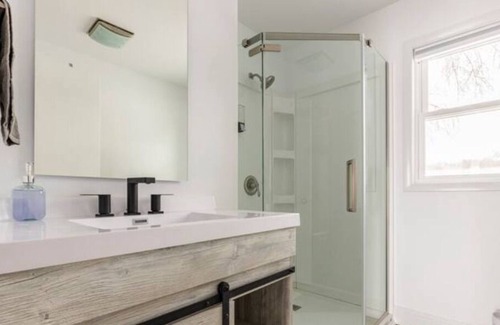 Atwater Cabina | New! Lakeshore Retreat on Diamond Lake
