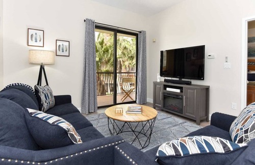 National Gardens Apartamento | NEW Lakeview Stay, Onsite Pool, Near Harley Outlet
