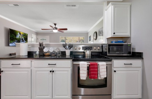 Tallahassee Casa | NEW! Last minute booking discount—close to Tallahassee Memorial Hospital