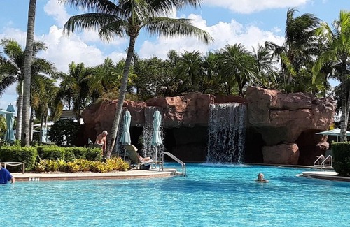 Ole Condominio | NEW Lely Resort on GC & Private Players Club Minutes to downtown Naples & Marco