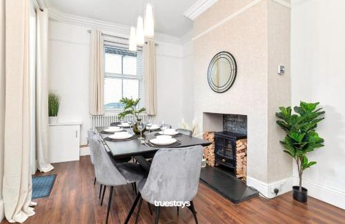 Wolstanton Casa | NEW Lily House by Truestays - 3 Bedroom House in Stoke-on-Trent