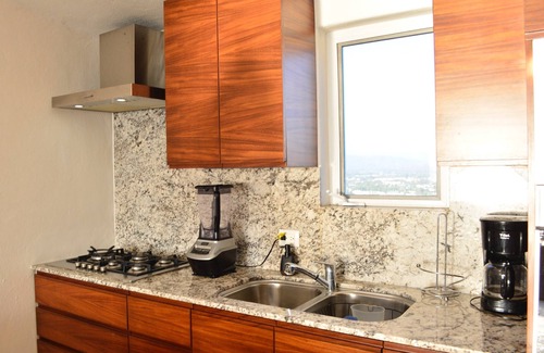 La Audiencia Apartamento | New listing - 2 bedroom, 2 bathroom, AC, Ocean view.