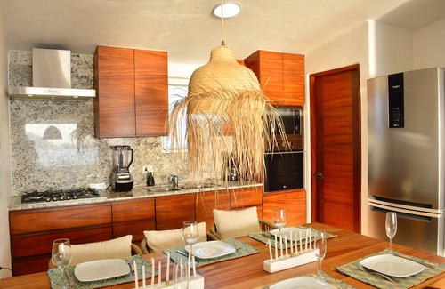 La Audiencia Apartamento | New listing - 2 bedroom, 2 bathroom, AC, Ocean view.