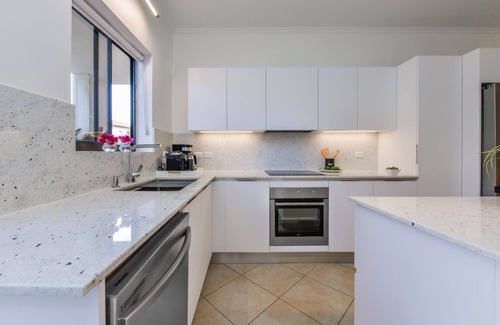Malmok Condominio | **NEW LISTING** - 2BR w/ Private Pool in Resort-like Gated Community