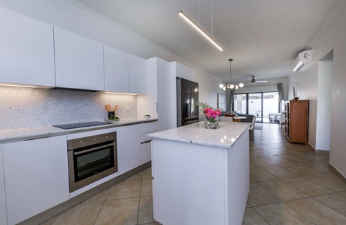 Malmok Condominio | **NEW LISTING** - 2BR w/ Private Pool in Resort-like Gated Community