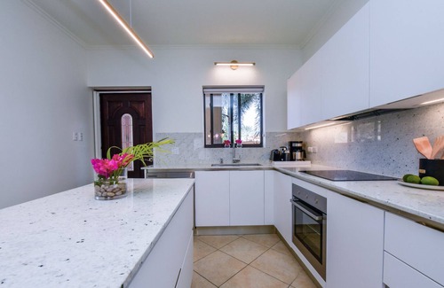 Malmok Condominio | **NEW LISTING** - 2BR w/ Private Pool in Resort-like Gated Community