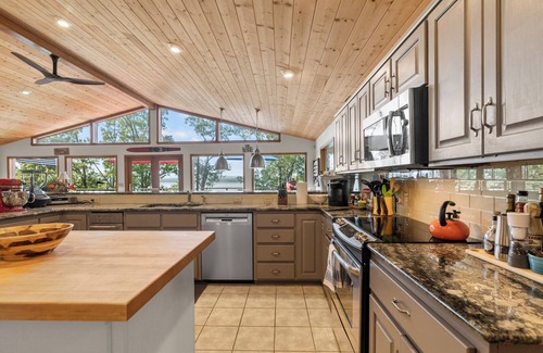Quitman Casa | New Listing! 3 Bedroom | 3.5 Bathroom Home on Greers Ferry Lake!