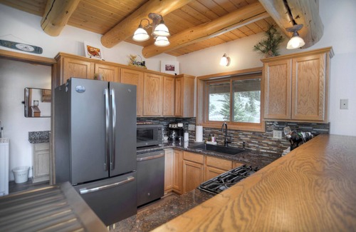 Creede Casa | New Listing! 3-story Mountain Cabin - Breathtaking Views - Large Deck