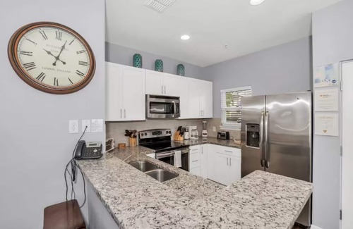 Bay Lake Casa | New listing 4 Beds / 3 Baths Lucaya Village