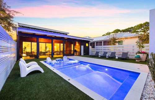 San Juan Casa | NEW Listing! 4 BR/3.5 BA, SLEEPS 10, HEATED SALT WATER POOL