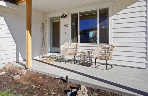 Mountain View Casa | *NEW LISTING* Affordable Modern Vacation Home!