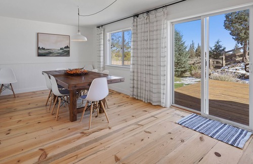 Mountain View Casa | *NEW LISTING* Affordable Modern Vacation Home!