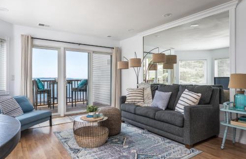 Traverse City Apartamento | New Listing Beach Bliss 211! Stunning bay view