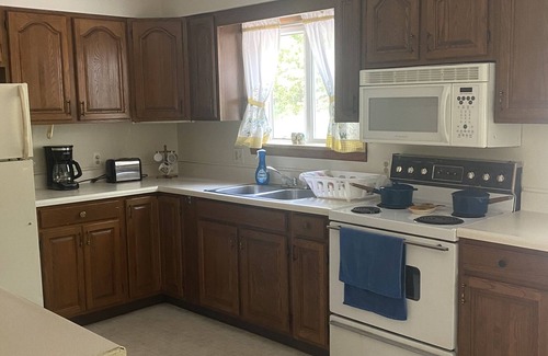Hesston Casa | New Listing! Beautiful Hillside Terrace
