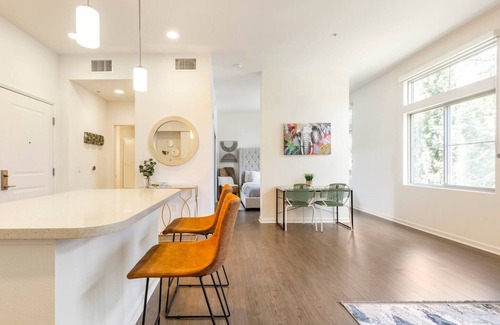 Irvine Apartamento | New Listing - Beautiful Resort Style Living! UPSCALE