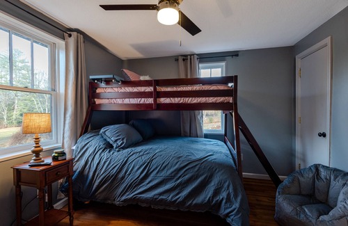 Mills River Casa | New Listing! Boylston Bungalow
