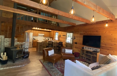 Glencoe Casa | NEW LISTING!! Buddy's Barn--An Oasis in the Woods