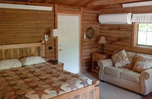 Sedona Cabina | NEW LISTING! Canyon Wren Honeysuckle by RedAwning