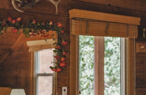 Sedona Cabina | NEW LISTING! Canyon Wren Creek Access- Morning Glory by RedAwning