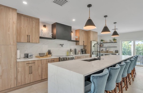 Central Corals Casa | NEW LISTING! Casa Cervo - Stunning Home in great location - walkable to restaurants, shopping, and the beach! by RedAwning