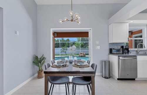 Englewood East Casa | New Listing! Charlotte Harbor Area Resort, 120mi to Disney & 134mi to Universal - GRH518223
