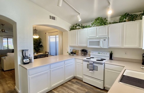 Springfield Park Casa | NEW LISTING! Clean 3 bed, 2 bathroom near the WMO Golf tournament