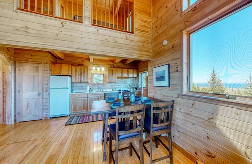 Northport Casa | New listing! Cozy and unique abode on 200 acres with sweeping views