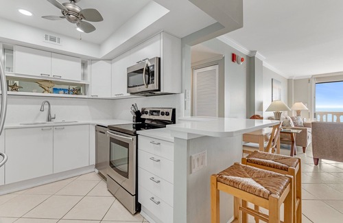 Aquarius Oceanfront Condominio | New listing! Direct oceanfront condo with private balcony overlooking the pool and beach