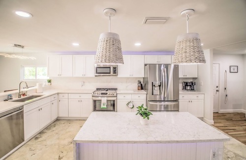 Weeki Wachee Gardens Casa | New Listing! Dockside Palms Weeki Wachee-Spring Fed Canal-Boat Friendly!