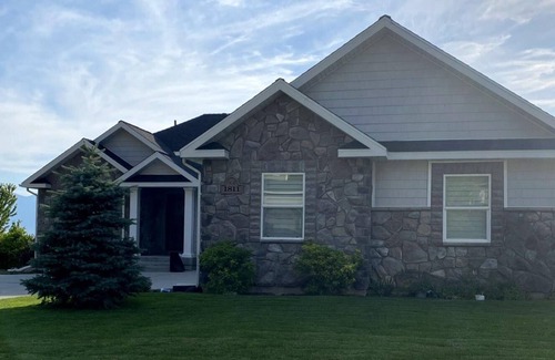 North Logan Casa | NEW LISTING! Entire Beautiful Mountain Home (3,300+ SQFT) with incredible views