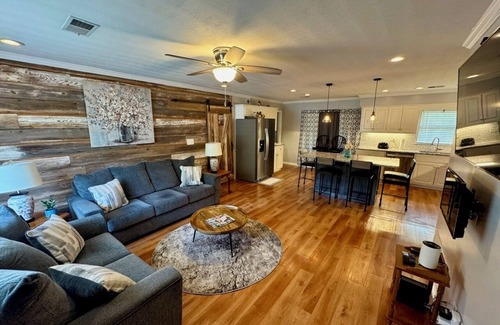 Columbus Casa | New Listing! Family Friendly Home, WIFI, Game Room, Large Yard near Ft. Benning