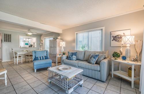 Oceanmarsh Subdivision Casa | New Listing - First floor condo on Harbor Island
