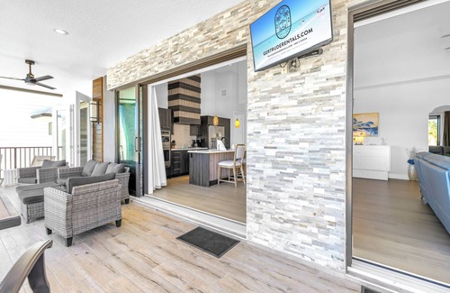 Siesta Key Condominio | NEW LISTING! Gertrude's | Penthouse + Pool, 500ft to Private Beach