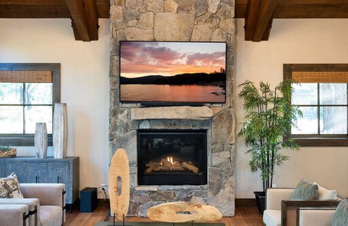 Truckee Casa | New Listing! Gorgeous 4 Bedroom Home on Gray's Crossing Golf Course!
