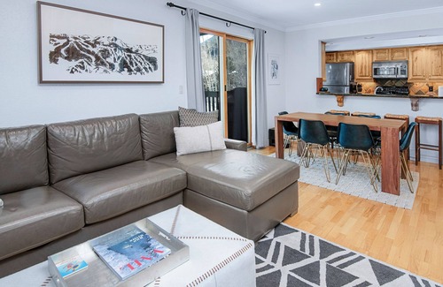 Vail Casa | New Listing! Ground Floor Unit | 10 mins to Vail | Tennis Courts